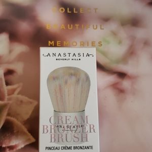 🦄 NEW Cream Bronzer Brush Anastasia B.H.